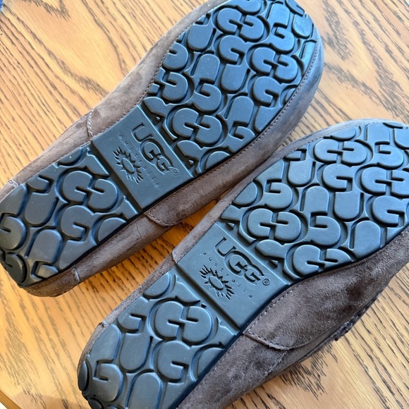 UGG Men’s Ascot Slip-On Insulated Loafer Slip On Shoes | US 10 - Picture 8 of 8